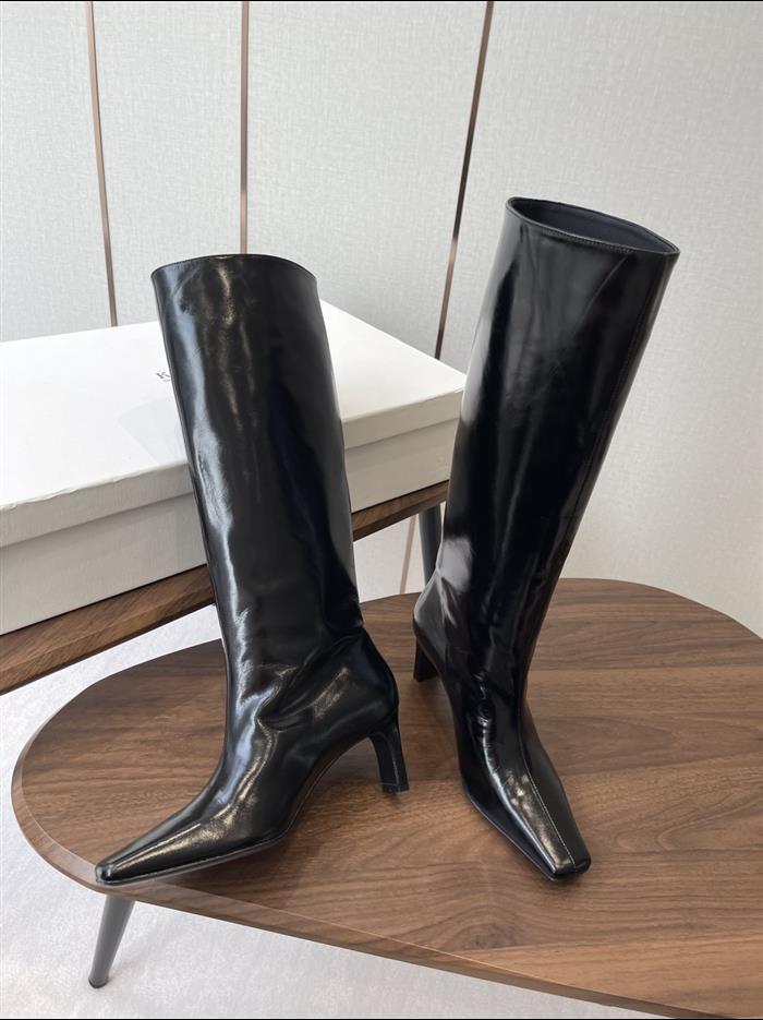 2025112817449215 480